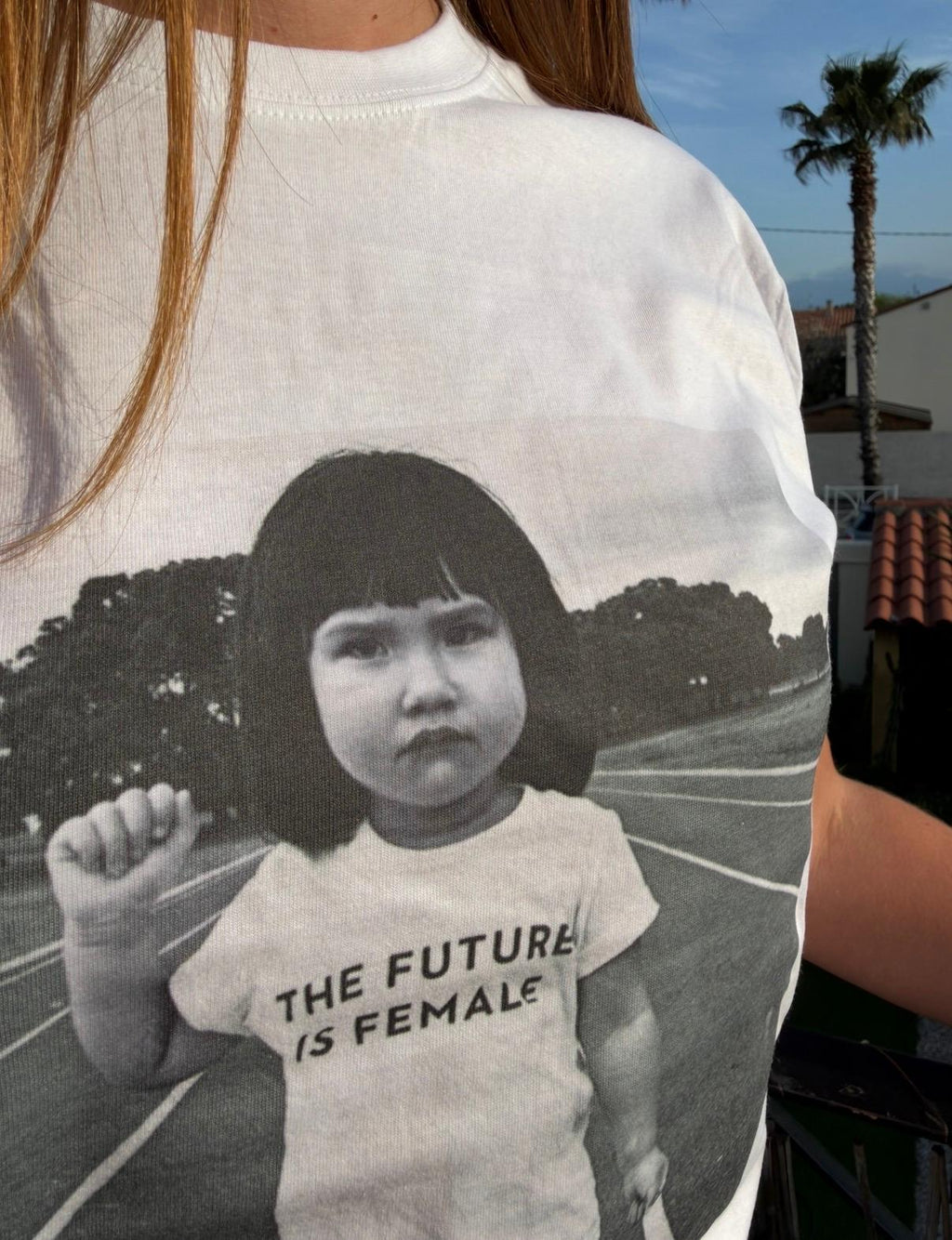 T-shirt THE FUTURE IS FEMALE