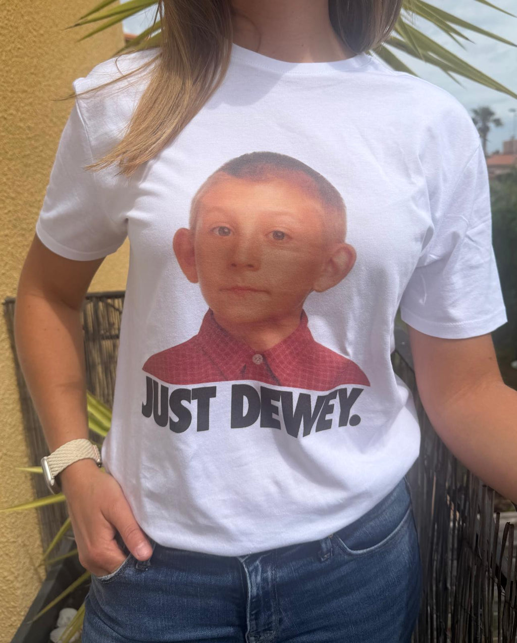 T-shirt JUST DEWEY